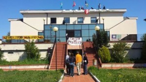 Vasto (Chieti): protesta dei  lavoratori del Centro di tecniche irrigue di Vasto