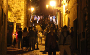 Gironi-divini-tagliacozzo-folla-lungo-il-percorso-3